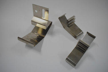 0,3 mm - 5 mm Małe elementy metalowe Tłoczenie ze stali nierdzewnej ze sprężystym zaciskiem